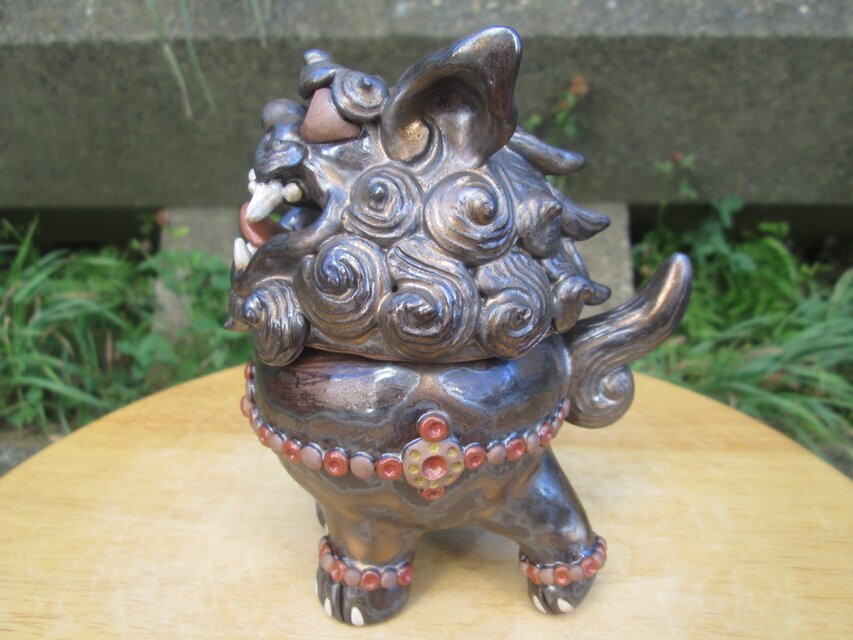 シーサー香炉（金ラスター） | iichi 日々の暮らしを心地よくする
