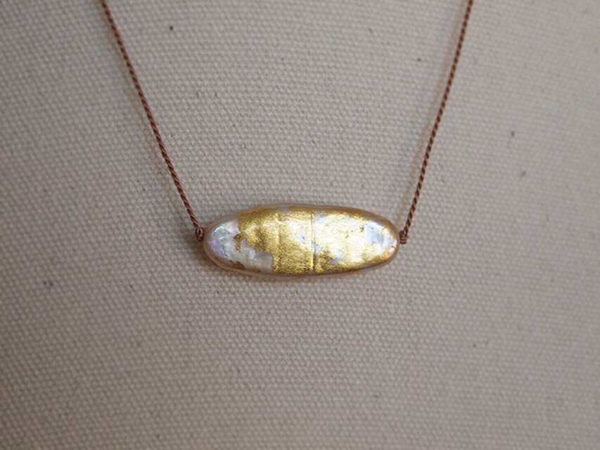 金箔とパールのネックレス／Oval02