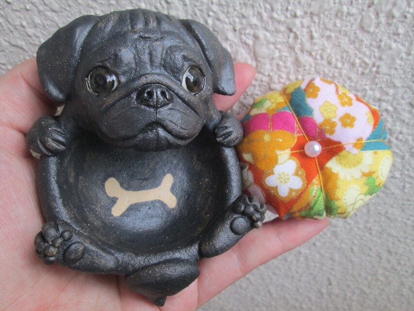 パグのピンクッション（小物入れ）①