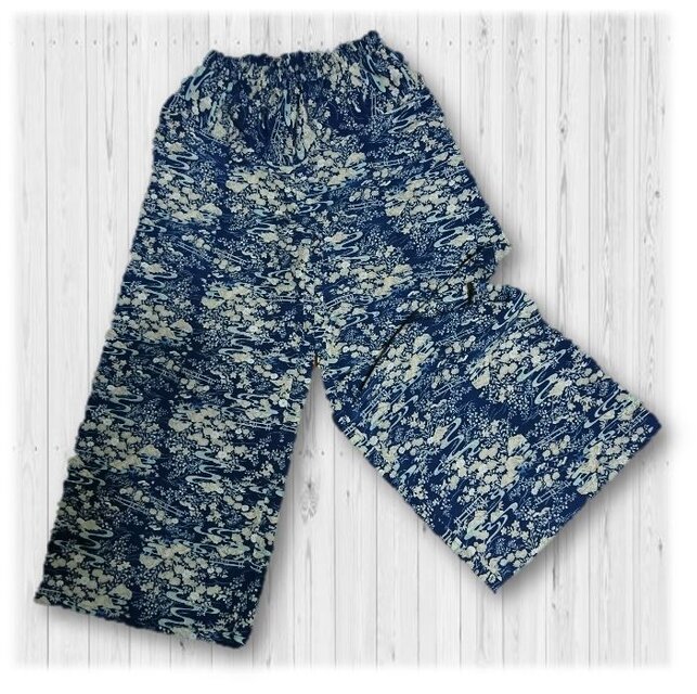 47　履くと可愛い正絹小紋柄ワイドパンツ