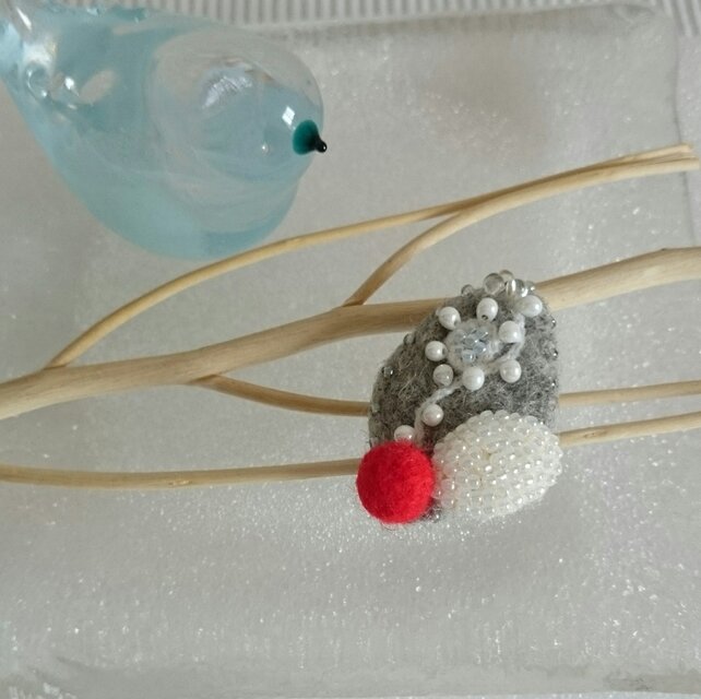 フェルトブローチ(赤い木の実 2)