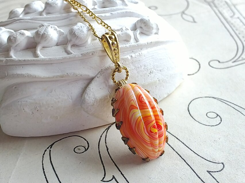 ヴィンテージ　Marble（White,Yellow,Orange）クラシカルネックレス