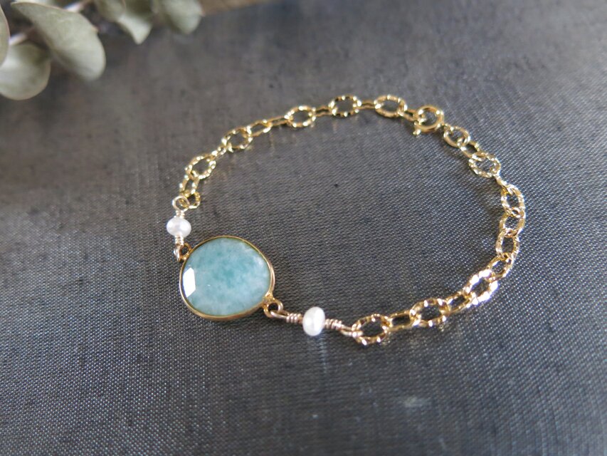 druzy☆..エメラルドグリーン ドゥルージーと小粒淡水パールのブレスレット　
