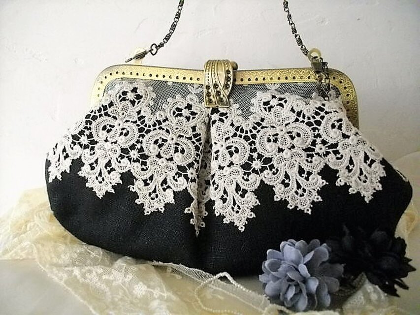 アンティーク刺しゅうチュールレース＆黒リネンがま口バッグリーフ
