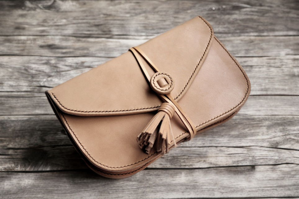 本革サドルレザーの御朱印帳カバー（紐止めタイプ）【受注製作】