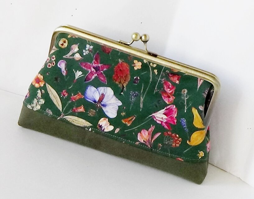 リバティ　フローラルイヴ　がま口お財布ポーチ　