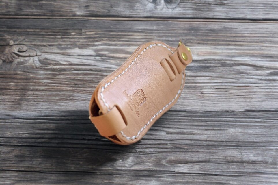 本革サドルレザーのリップクリームホルダー【受注製作】 | iichi 日々