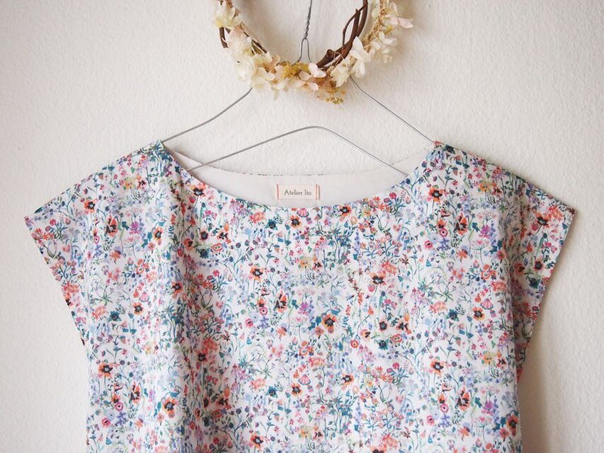 2018ｓ/ｓ新作　Liberty：Floral Picnic　フレンチスリーブブラウス
