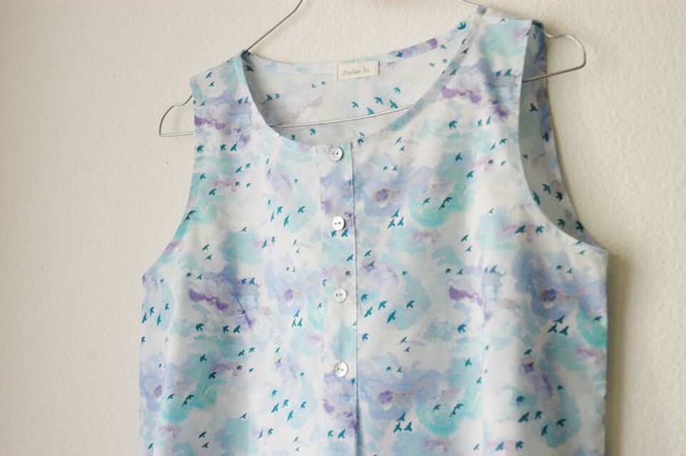 Liberty: Silver lininng　貝ボタンがアクセントなゆるふわタンク