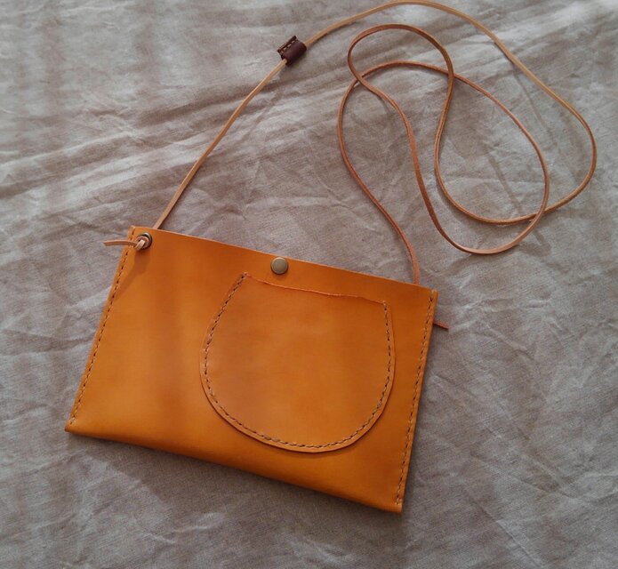 sale!!　キャメル　スマホショルダー