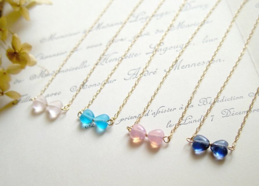 リボンガラスチェコビーズのネックレス