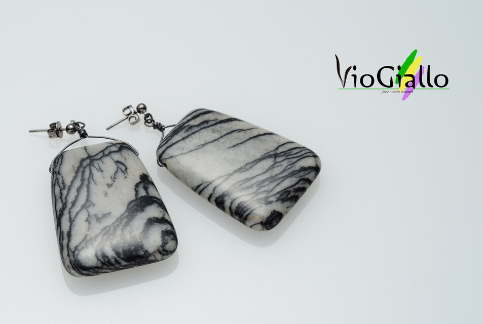 ゼブラジャスパー(台形)のピアス