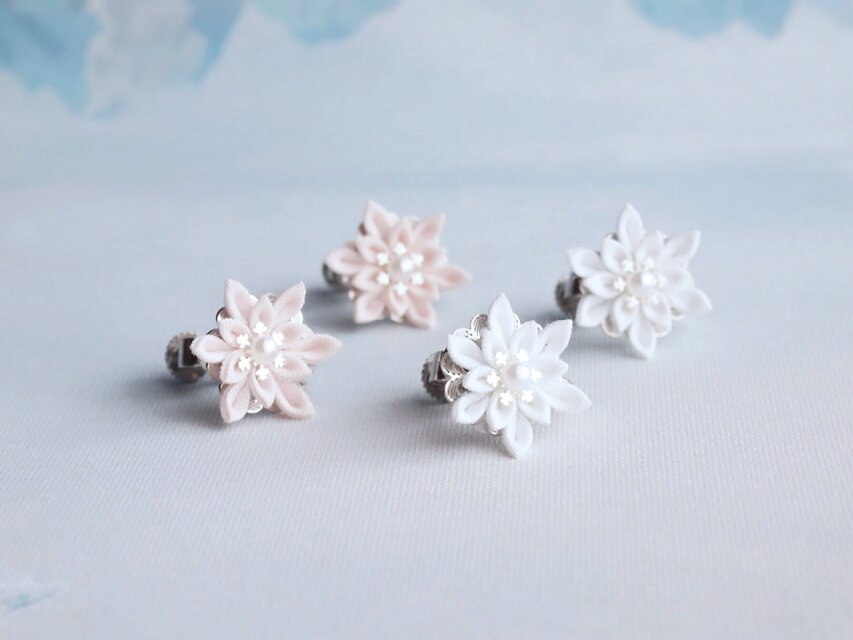 雪の結晶イヤリング （ つまみ細工＊受注制作 ） | iichi 日々の暮らし