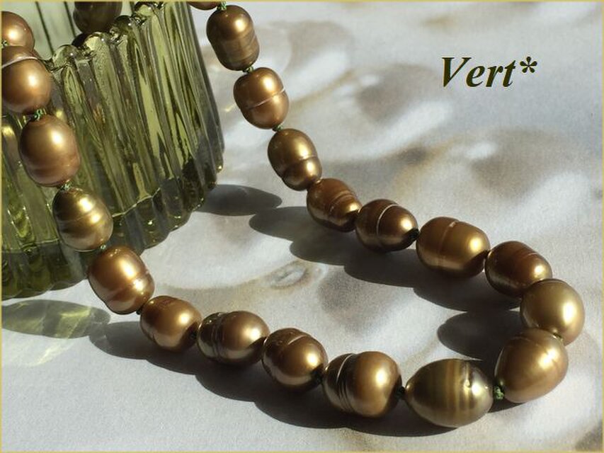 オリーブゴールド縞入り大粒ライス淡水パールグリフィンショートネックレス