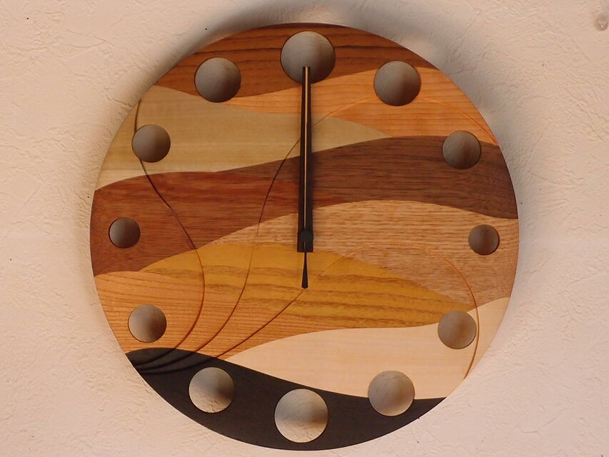 無垢の木の電波掛け時計　ウェーブ　００１4