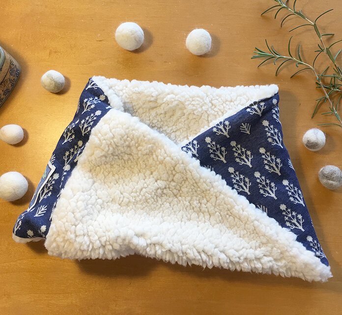 ふわふにゃスヌード型　深い森（ネイビーブルー）