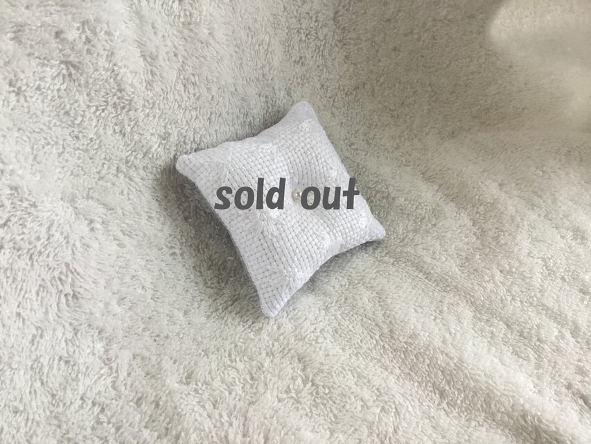 刺繍ピンクッション(白）