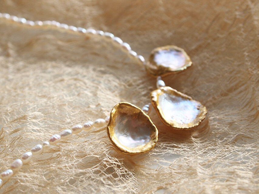 金箔と花びらパールのネックレス