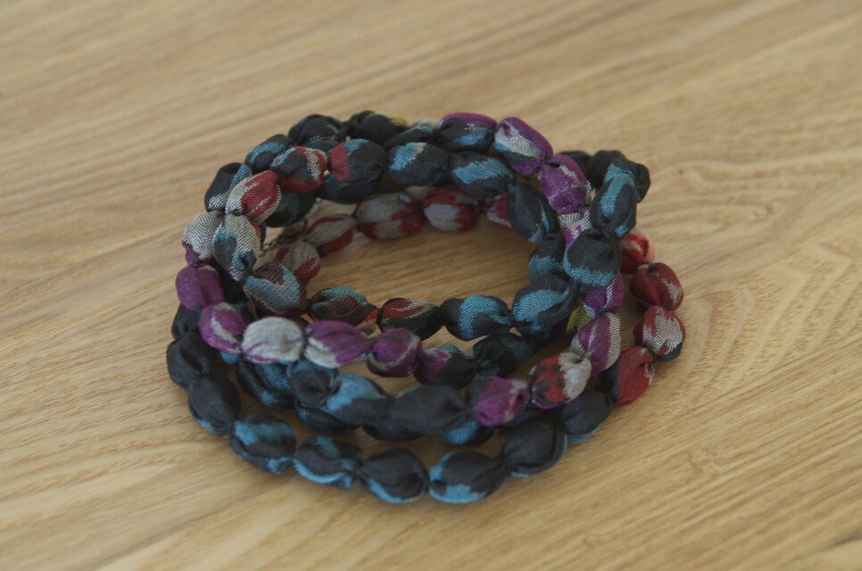 ラッピングネックレス　銘仙