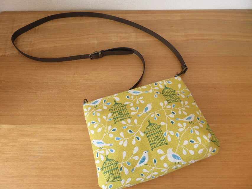 黄色い鳥かご柄生地のショルダーポシェット