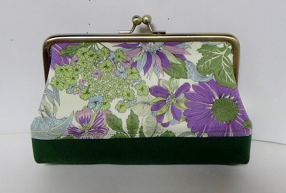 リバティ　アンジェリカガーラ　がま口コスメポーチ　