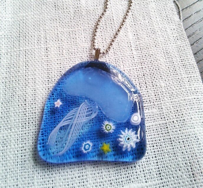 水海月のネックレス