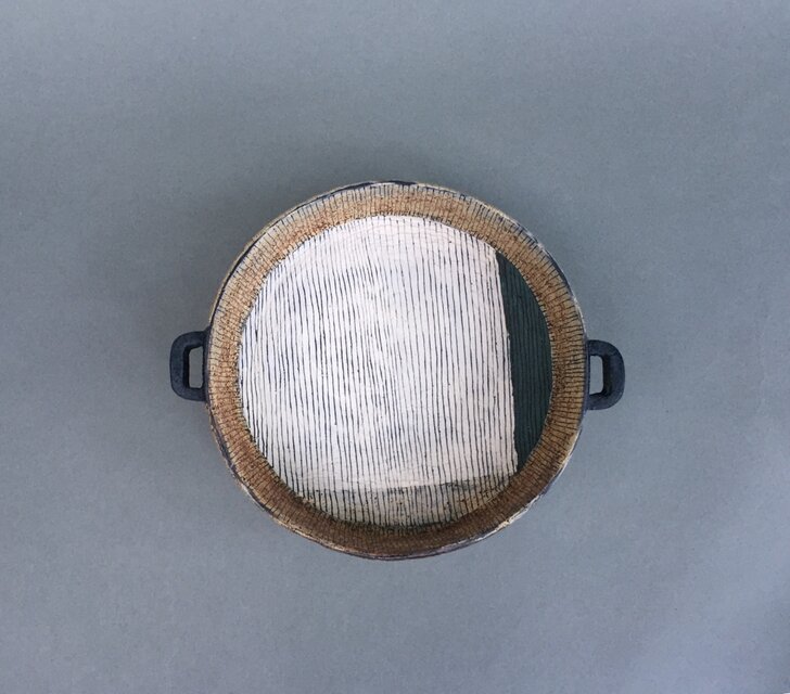 化粧掻き落とし文様　皿76