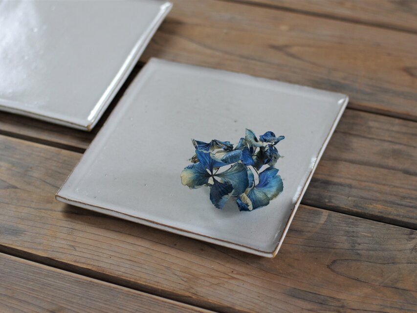 白釉　スクエアプレート　(小/無）