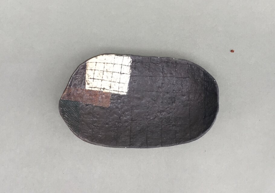 化粧掻き落とし文様　小皿125