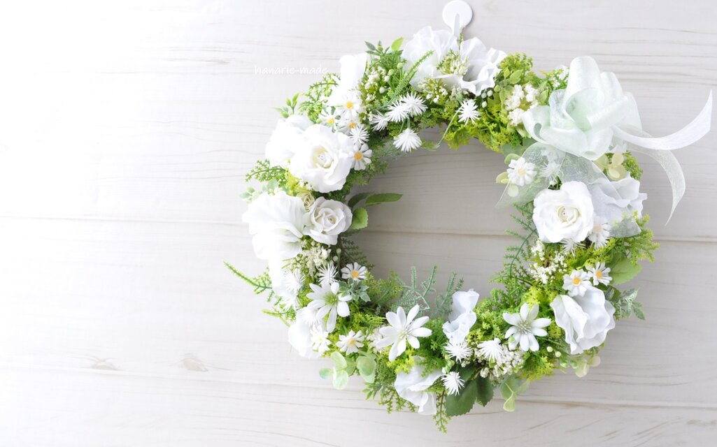 ピュア ホワイト ：白い花のリース バラ | iichi 日々の暮らしを 