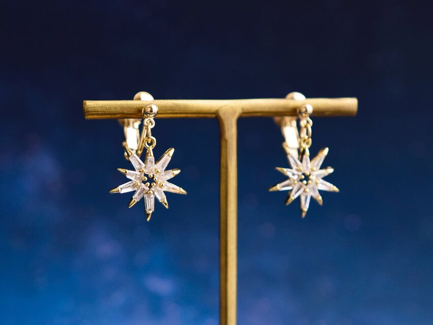 【イヤリング】大人のお星様　流れ星 （ 星　ビジュー）