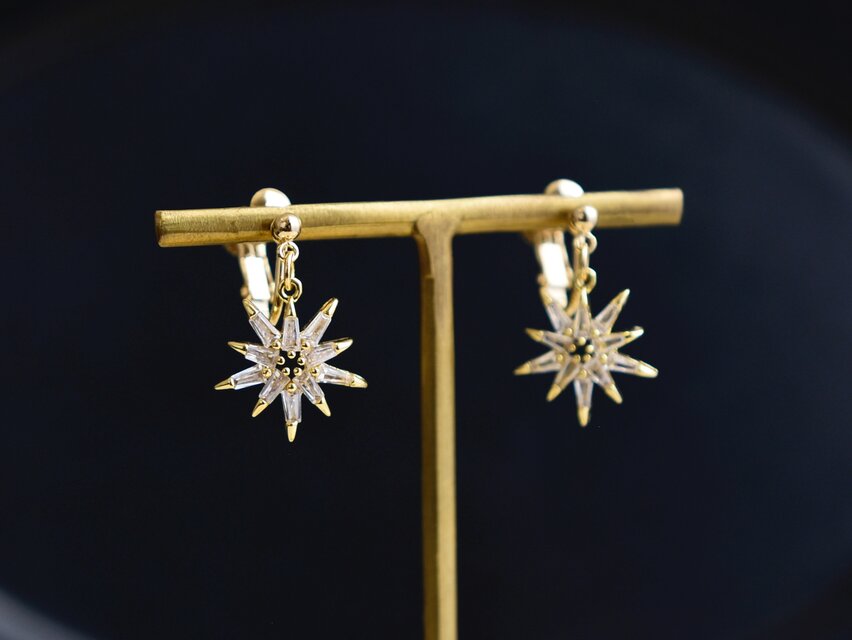イヤリング】大人のお星様 流れ星 （ 星 ビジュー） | iichi 日々の