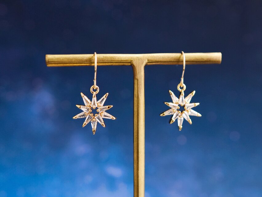 【14kgfピアス】大人のお星様　流れ星 （ 星　ビジュー）