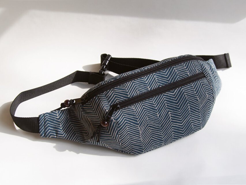 ボディバッグ／ウエストポーチ　インディゴ×ベージュ