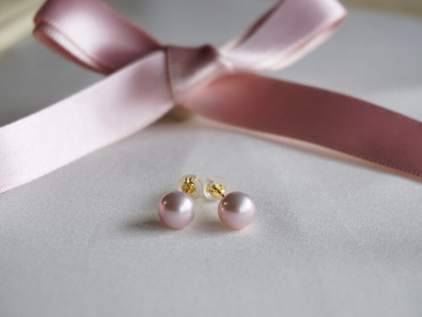 パールピアスK18イエローゴールド　色：ライトピンク