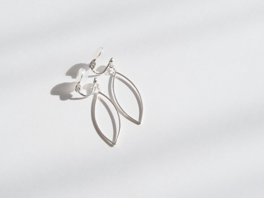 イヤリング　午後からは雨のにおい