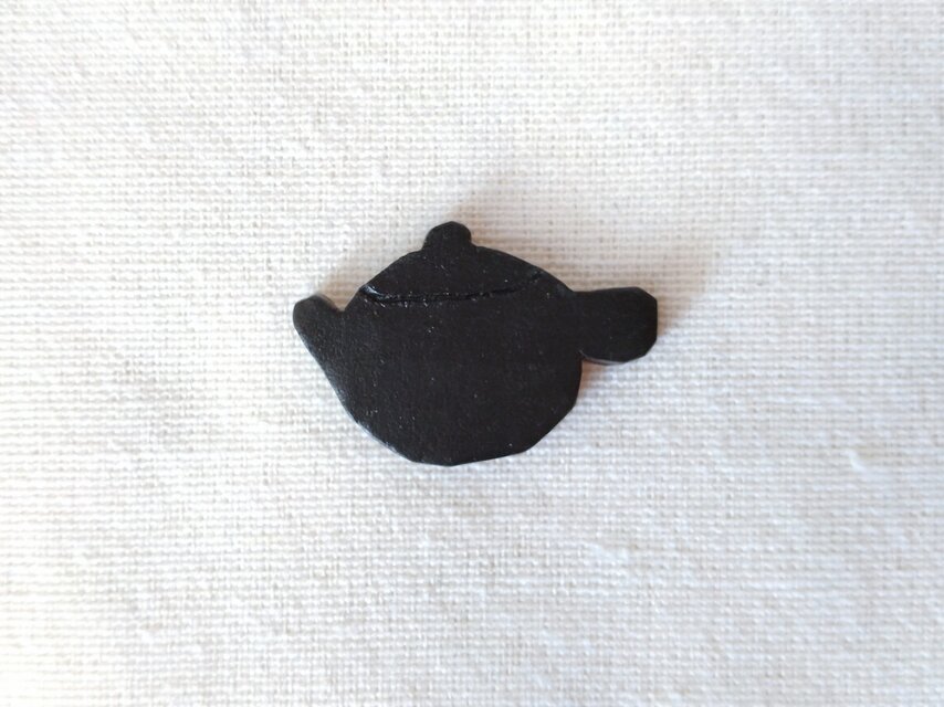 急須のブローチ