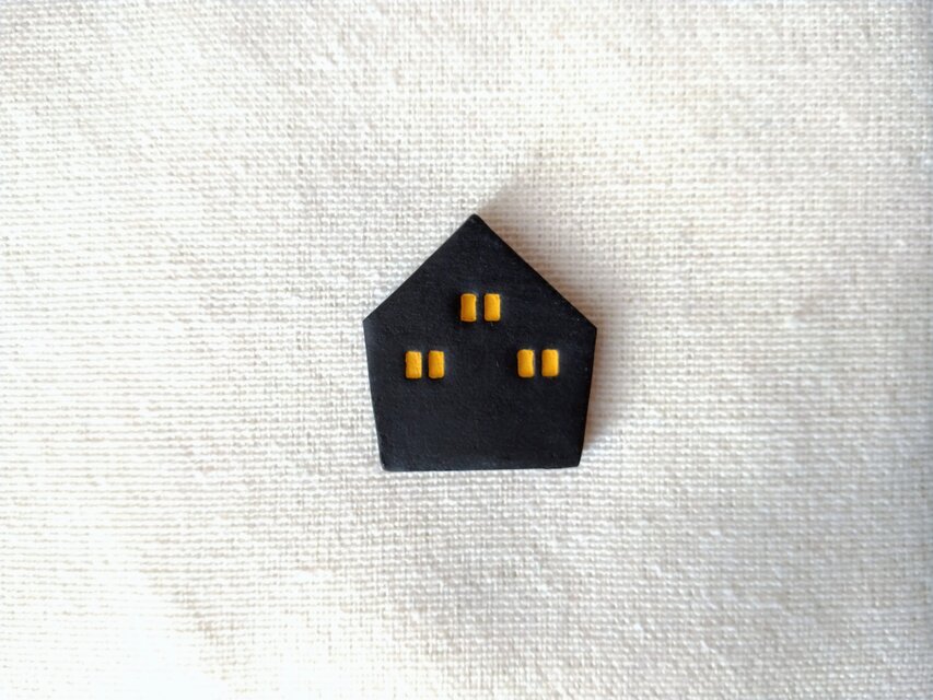 おばけのおうちブローチ