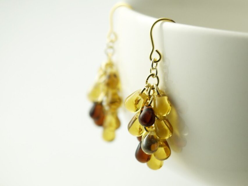 チェコ小粒ドロップのじゃらじゃらピアス 玉蜀黍Ver.3