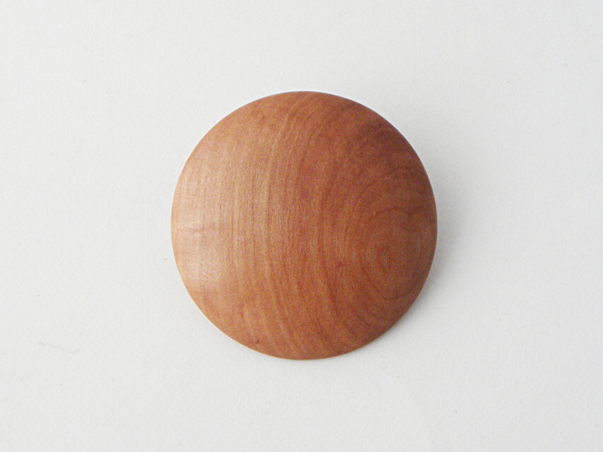 ブローチ -ヤマモモ○-