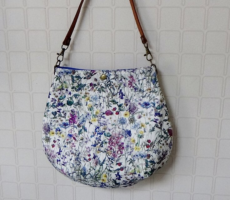 リバティ　ワイルドフラワーズ　リネン　雫型バッグ　