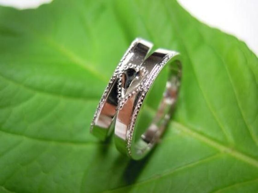 プラチナ・手作り結婚指輪 ミル打ち&可愛いハートデザイン | iichi
