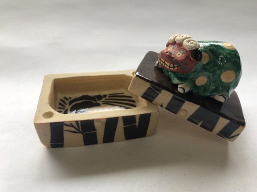 陶ハコ「ししまい」