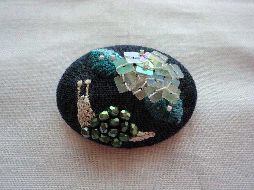 紫陽花 と かたつむり　ブローチ