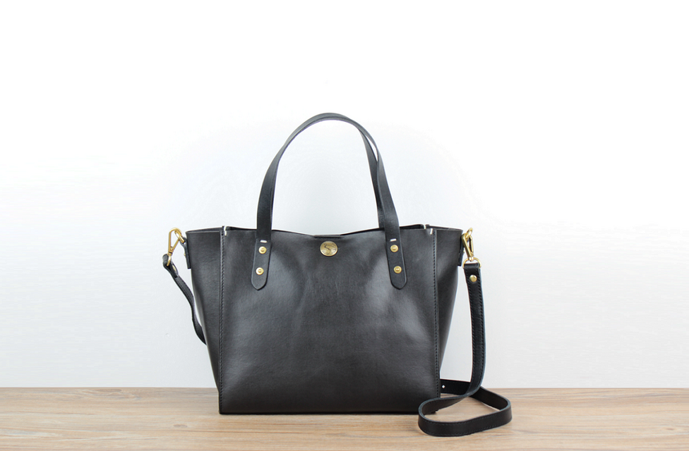 本革 便利なレザートートバッグ【バッグインバッグ付き】☆Black☆