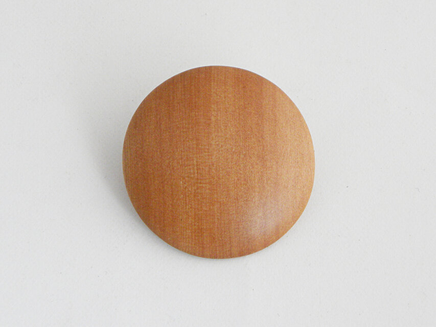 ブローチ -カツラ○-