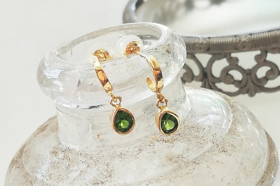 K18 クロムダイオプサイドのハンギングピアス