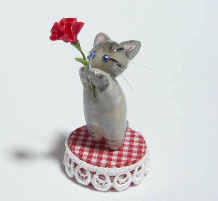 にゃんこのしっぽ〇母の日〇カーネーション〇猫〇チンチラシルバー