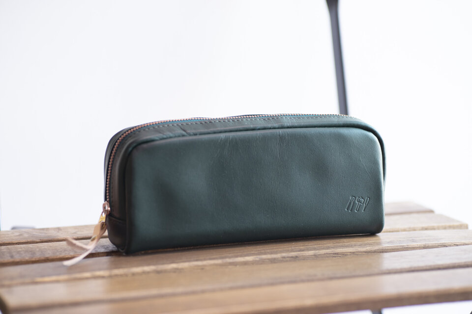 柔らかなポーチ　ホースレザー　ペンケース　ブルーグリーン　化粧ポーチapo-06ps