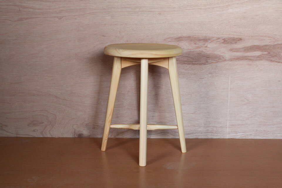 スツールA・ヒノキ材